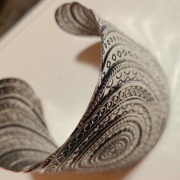 AZTEC DESIGN SILVER PLATED OVER ZINC CUFF - Picture 3 of 3